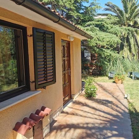 Apartment Kika Liznjan Exterior photo